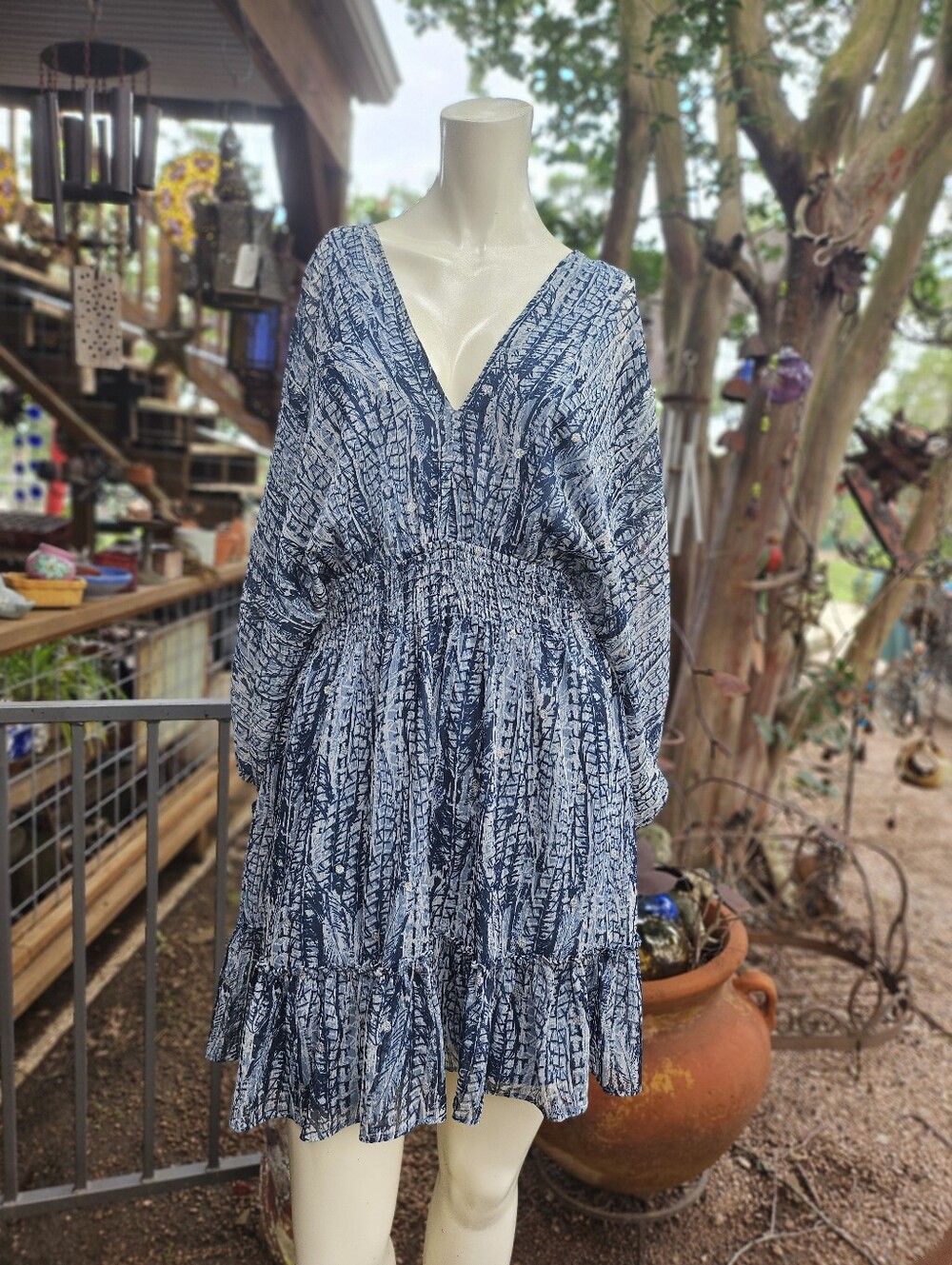 Lovestitch Women's Blue Patterned V-Neck Smocked Waist Mini Dress Small